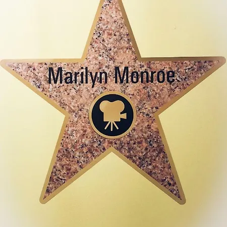 Marilyn Monroe شقة *